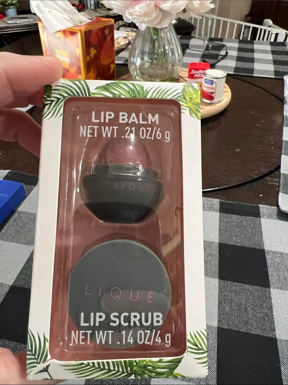 New LIQUE Black Lip Balm & Lip Scrub Duo